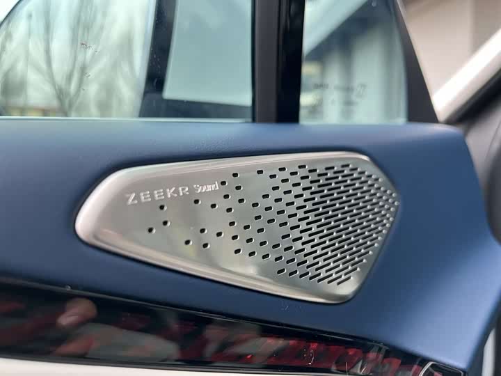 Фото 7 - Zeekr 007