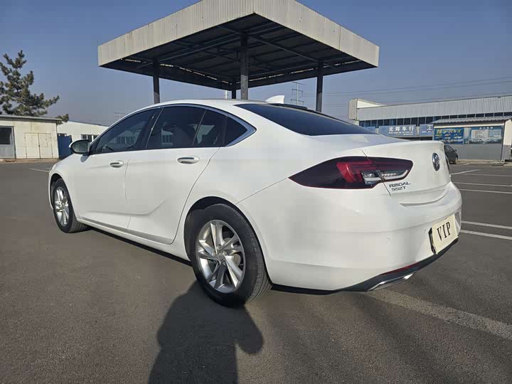 Фото 4 - Buick Regal