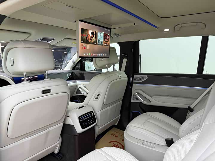 Фото 7 - Denza N9