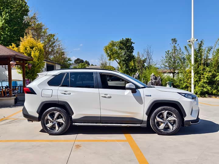 Фото 4 - Toyota RAV4 Hybrid