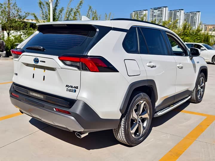 Фото 5 - Toyota RAV4 Hybrid