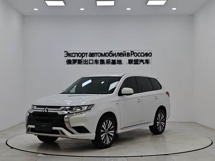Фото 1 - Mitsubishi Outlander