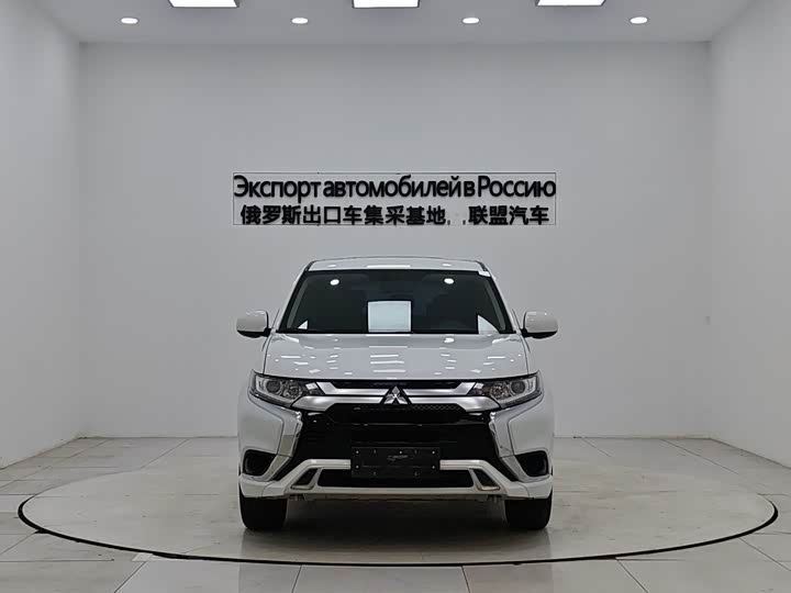 Фото 2 - Mitsubishi Outlander