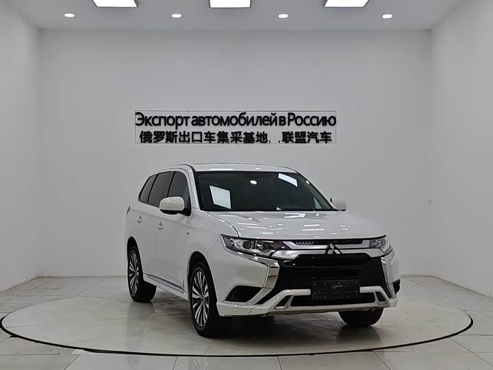 Фото 3 - Mitsubishi Outlander