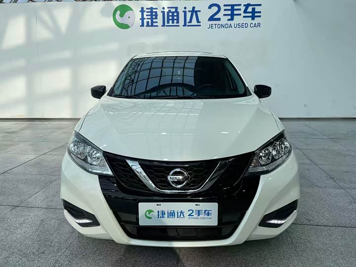 Фото 7 - Nissan Tiida