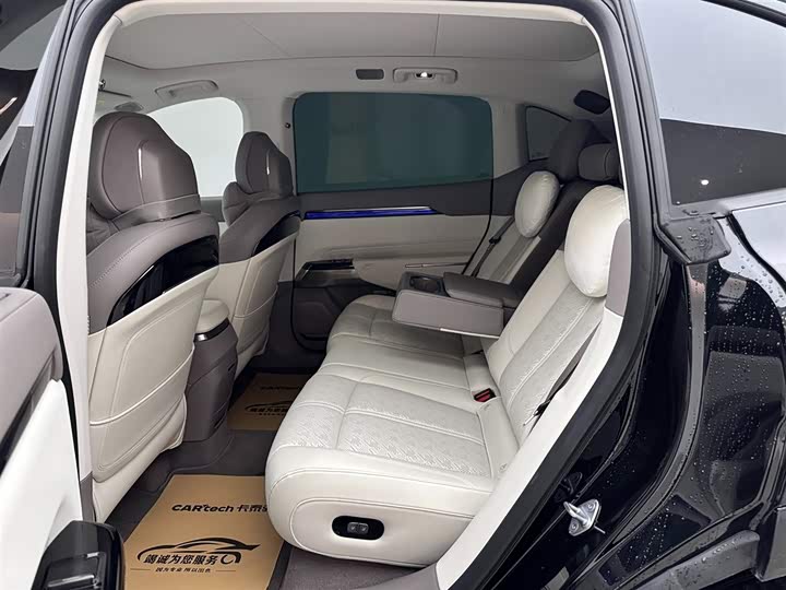 Фото 9 - Zeekr 7X