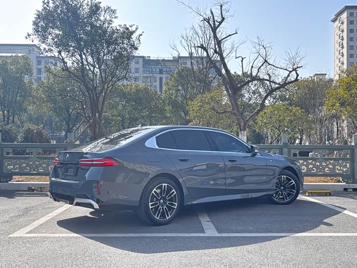 Фото 4 - BMW 5 Series