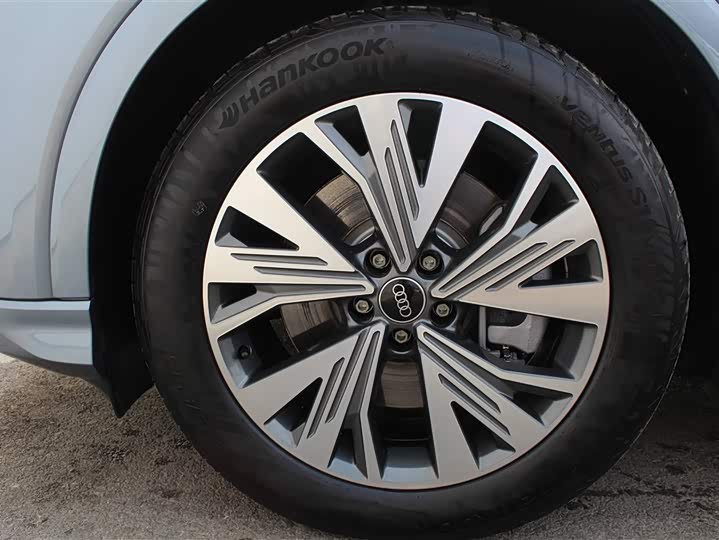 Фото 7 - Audi Q4 e-tron