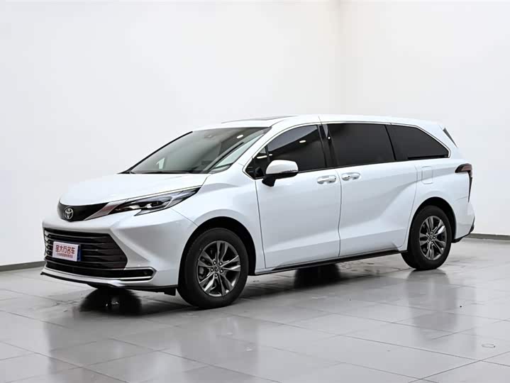 Фото 2 - Toyota Sienna