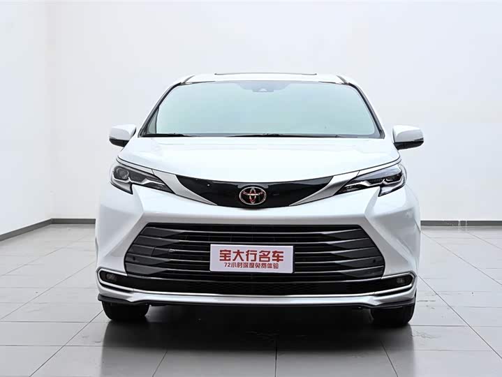 Фото 3 - Toyota Sienna