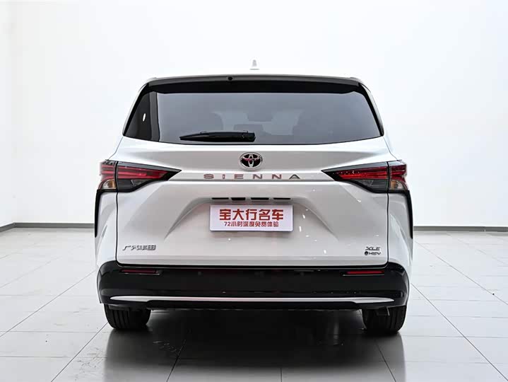 Фото 8 - Toyota Sienna