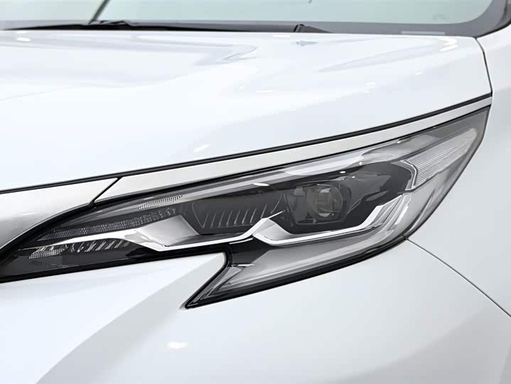 Фото 9 - Toyota Sienna