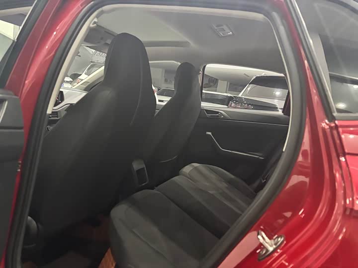 Photo 9 - Volkswagen Polo