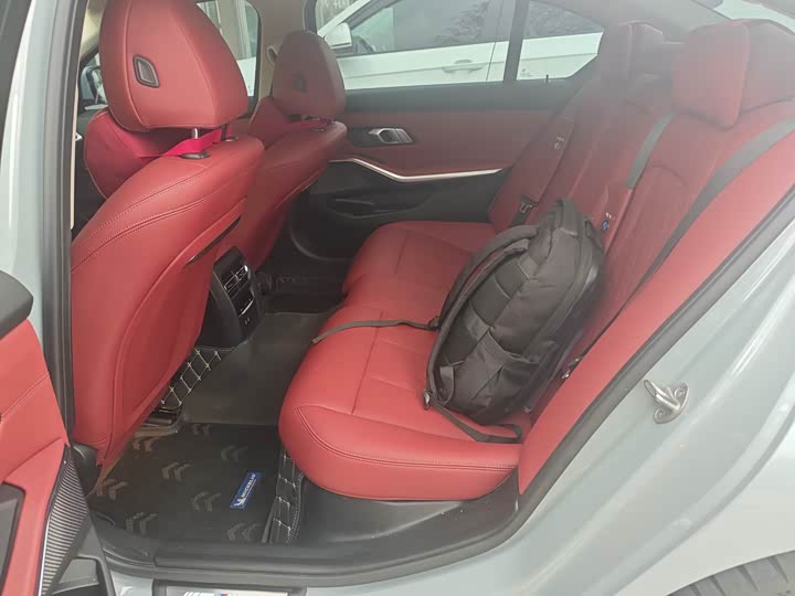 Photo 8 - BMW 3 Series