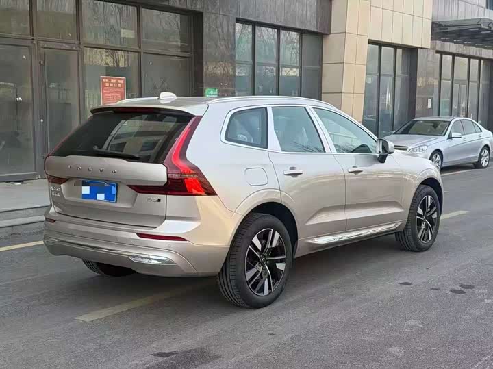 Фото 4 - Volvo XC60