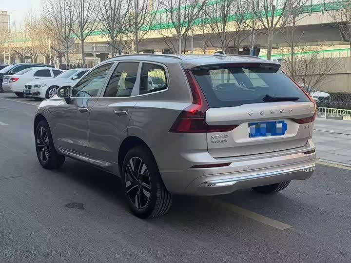 Фото 6 - Volvo XC60