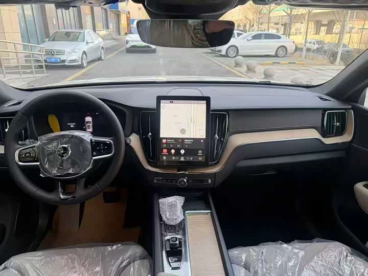 Фото 9 - Volvo XC60