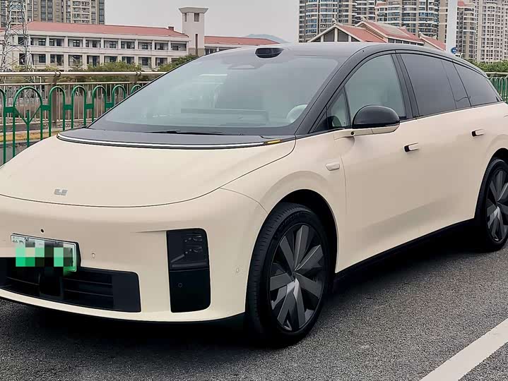 Фото 1 - LiXiang i6