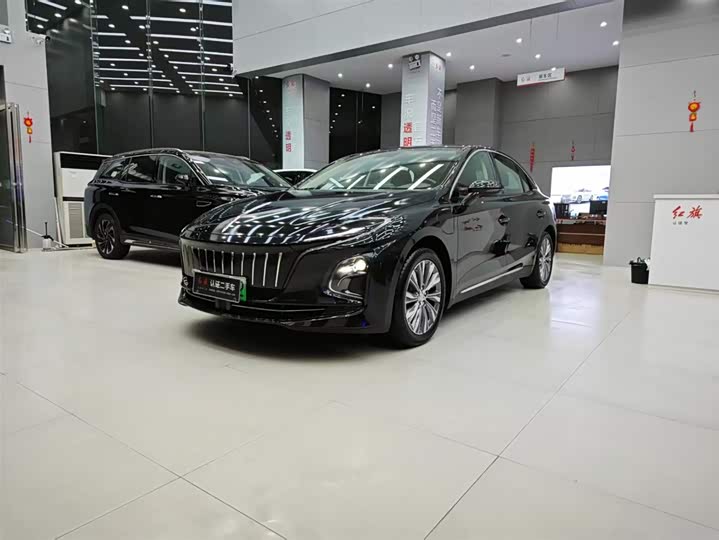 Photo 1 - Hongqi E-QM5