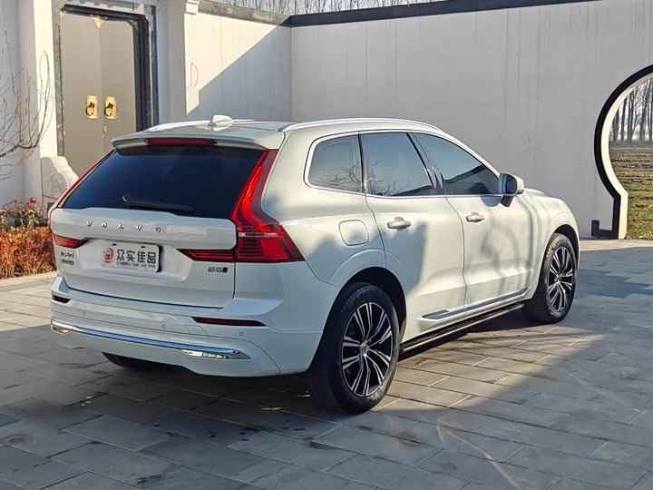Фото 4 - Volvo XC60