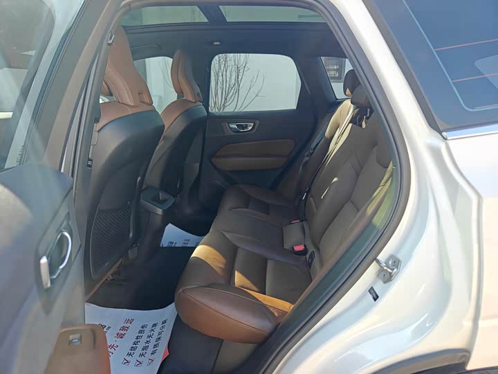 Фото 9 - Volvo XC60