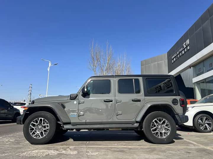 Фото 3 - Jeep Wrangler Hybrid