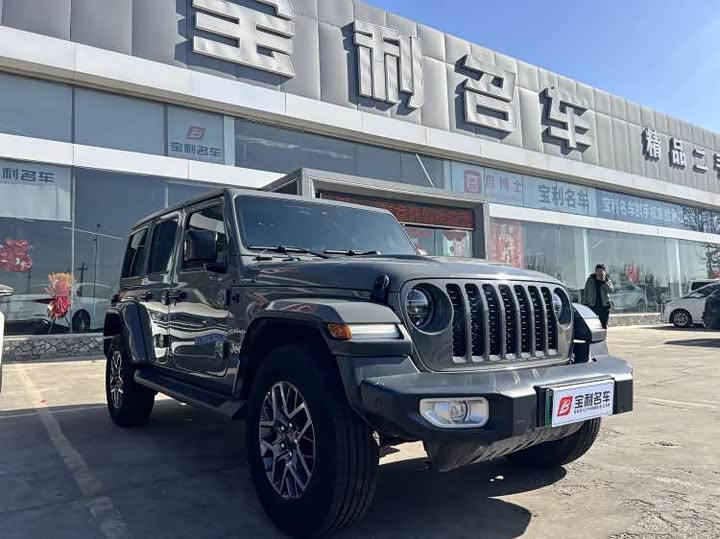 Фото 6 - Jeep Wrangler Hybrid