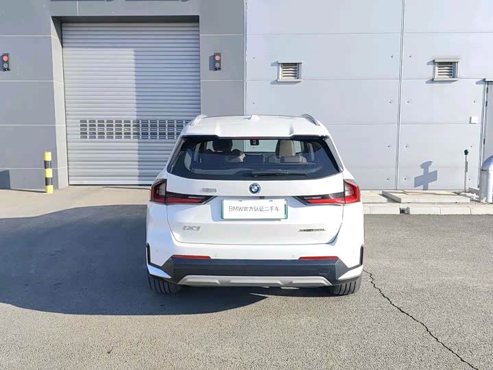 Фото 4 - BMW iX1