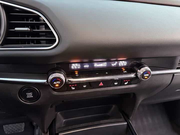 Фото 7 - Mazda CX-30