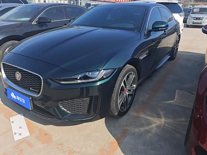 Фото 1 - Jaguar XE L