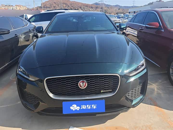 Фото 2 - Jaguar XE L