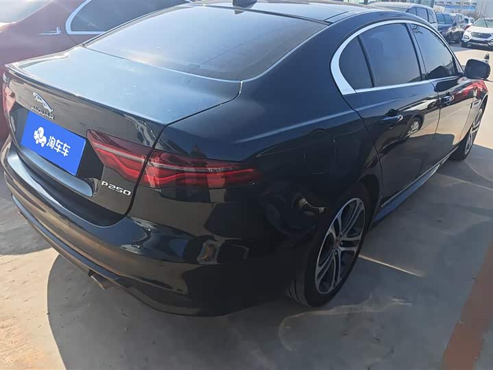 Фото 3 - Jaguar XE L