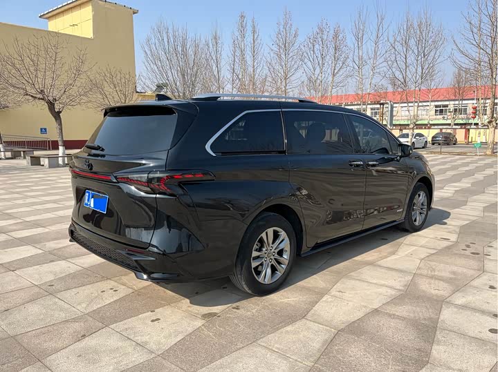 Фото 5 - Toyota Sienna