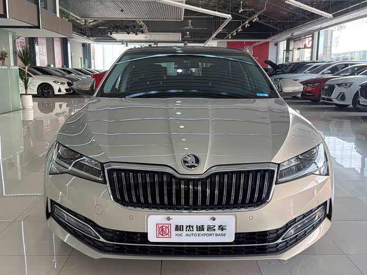 Фото 2 - Skoda Superb
