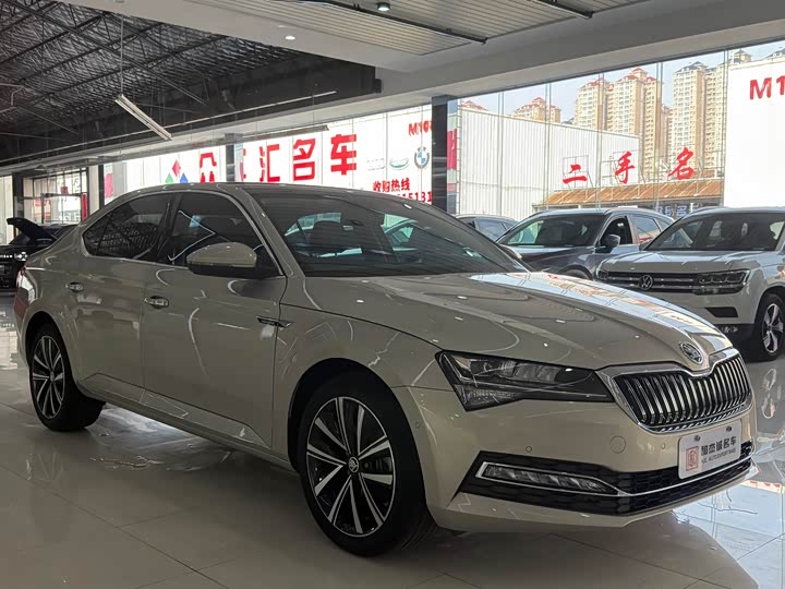 Фото 3 - Skoda Superb