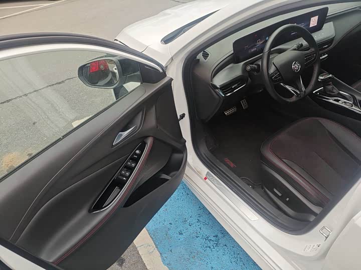 Photo 5 - Buick Verano