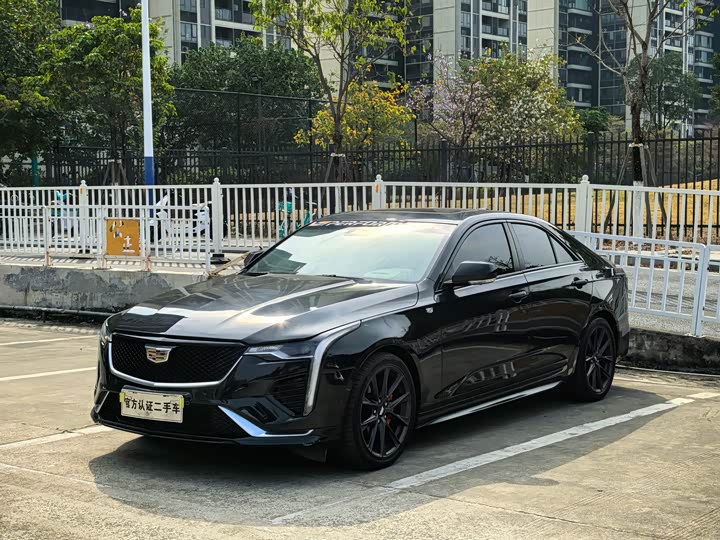 Фото 1 - Cadillac CT4