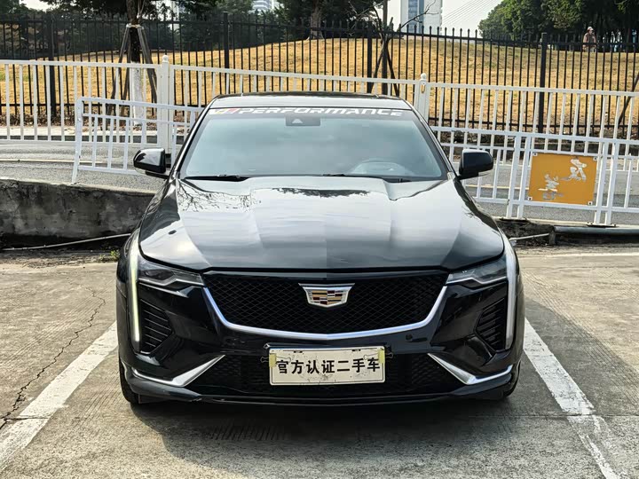 Фото 2 - Cadillac CT4