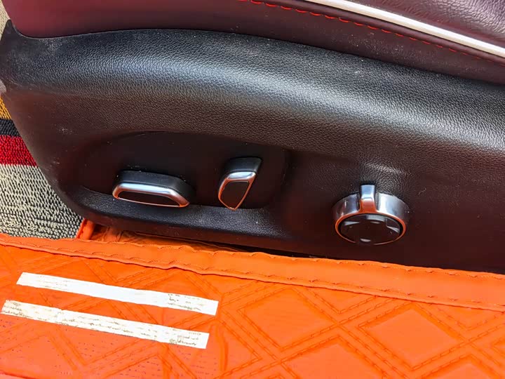 Фото 9 - Cadillac CT4