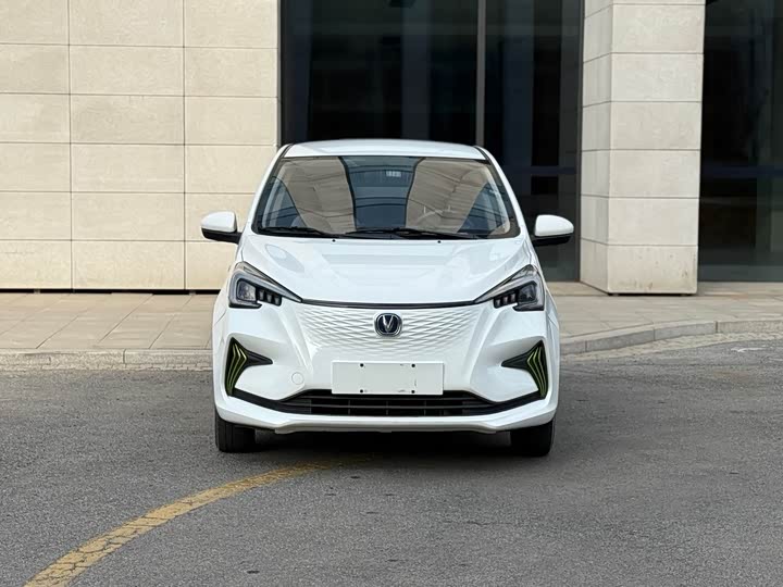 Фото 2 - Changan BenBen E-Star