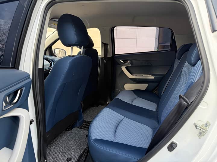 Фото 9 - Changan BenBen E-Star