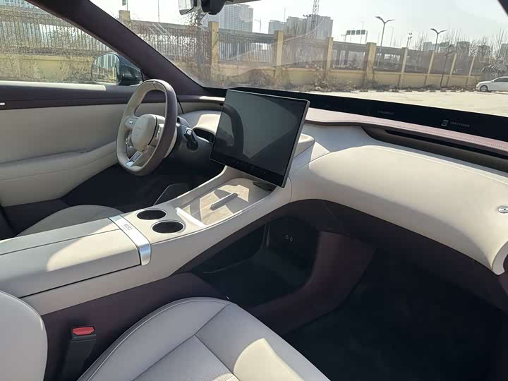 Фото 8 - Xiaomi YU7