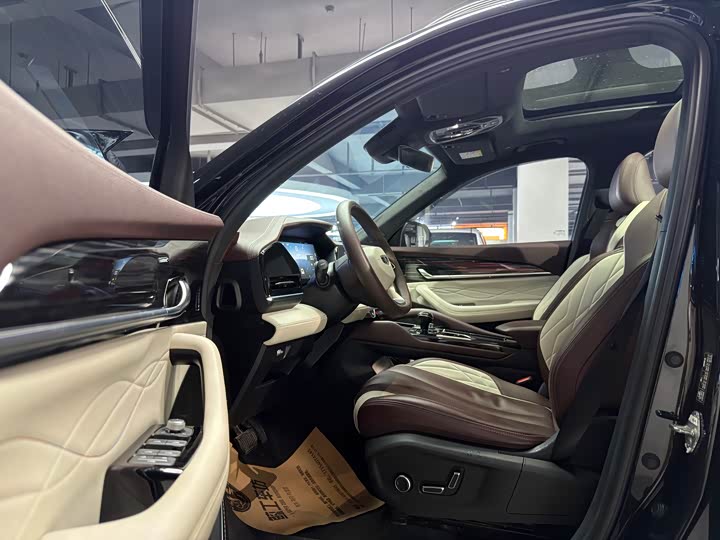 Фото 7 - Geely Monjaro