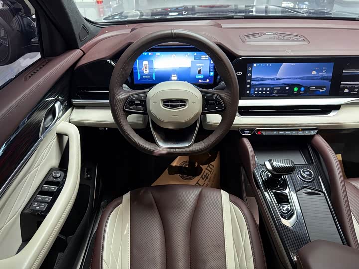 Фото 9 - Geely Monjaro