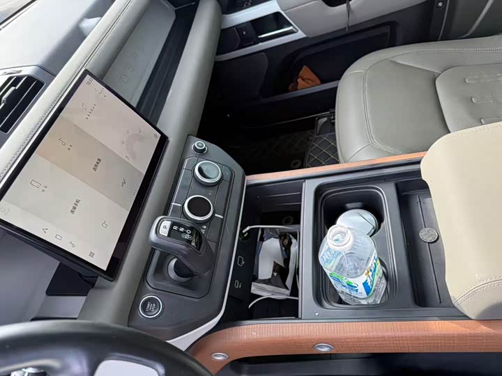 Фото 9 - Land Rover Defender