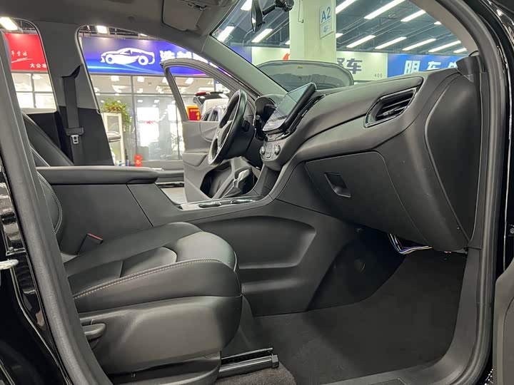 Фото 7 - Chevrolet Equinox