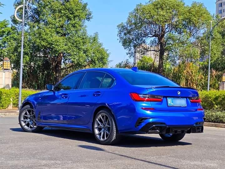 Photo 4 - BMW 3 Series