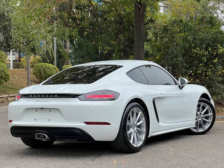 Фото 4 - Porsche 718