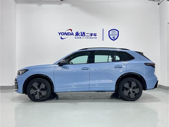 Фото 2 - Volkswagen Tiguan L Pro