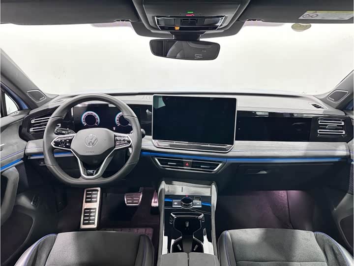 Фото 8 - Volkswagen Tiguan L Pro